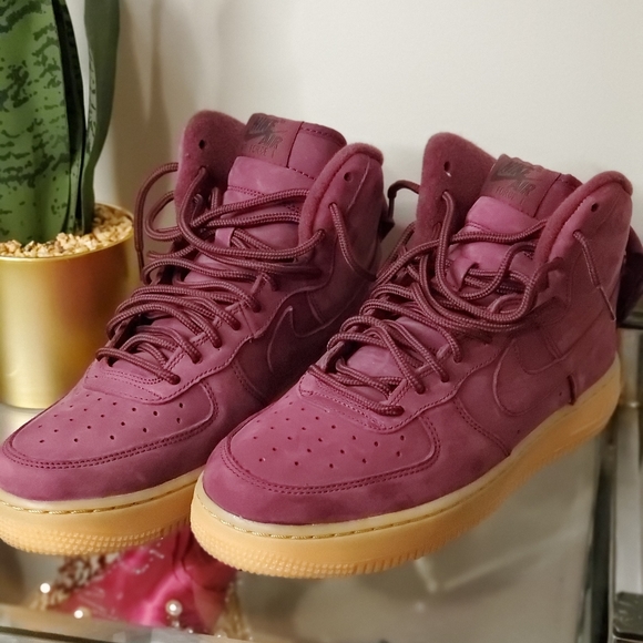 Burgundy Nike Uptowns - Picture 1 of 5